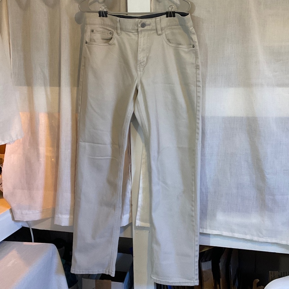 Izod Men's Tan Straight Jeans